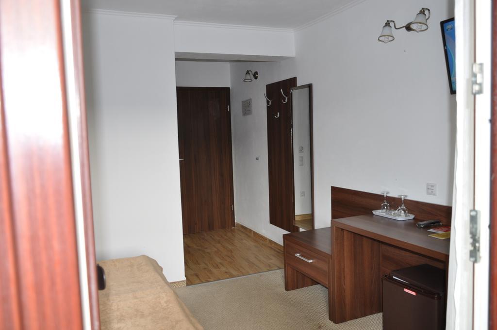 Cabana Claris Văliug Quarto foto