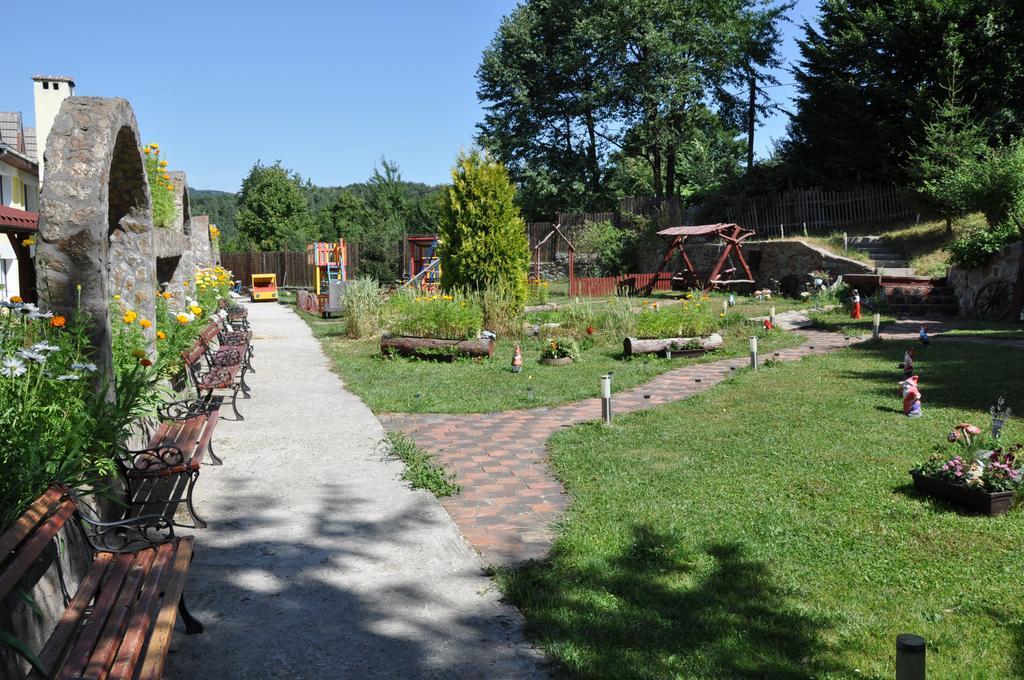 Cabana Claris Văliug Exterior foto